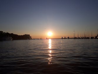Passeio de barco ao pôr do sol em Zadar